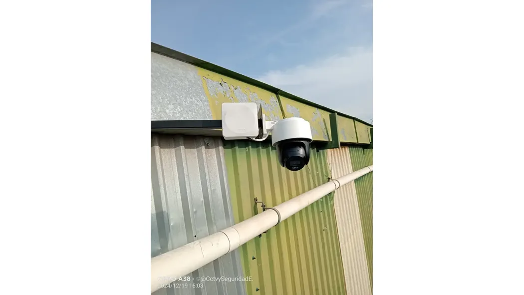 Câmera Hikvision Dome PT 4MP DS-2DE2C400MWG-E — foto 3 de 5