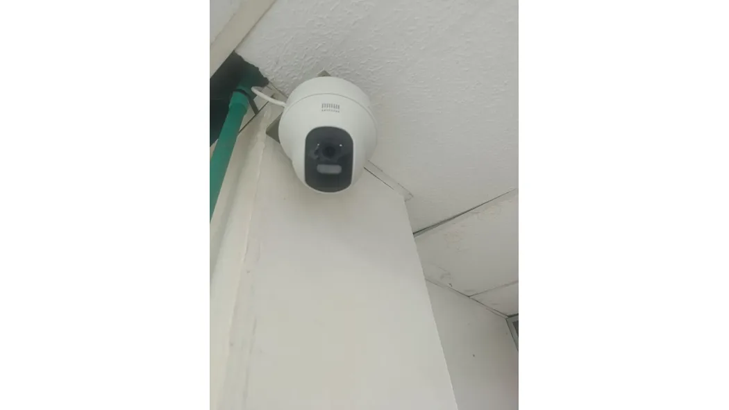 Kit Oficial Hikvision Easylink NKS424W02H Wi-Fi 4MP (2 Câmeras + NVR) — foto 3 de 5