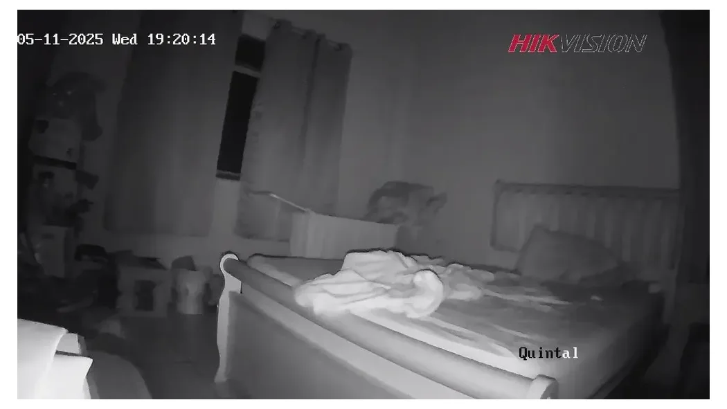 Câmera Hikvision IP PoE 2MP Bullet DS-2CD1021G2-LIU — foto 2 de 5