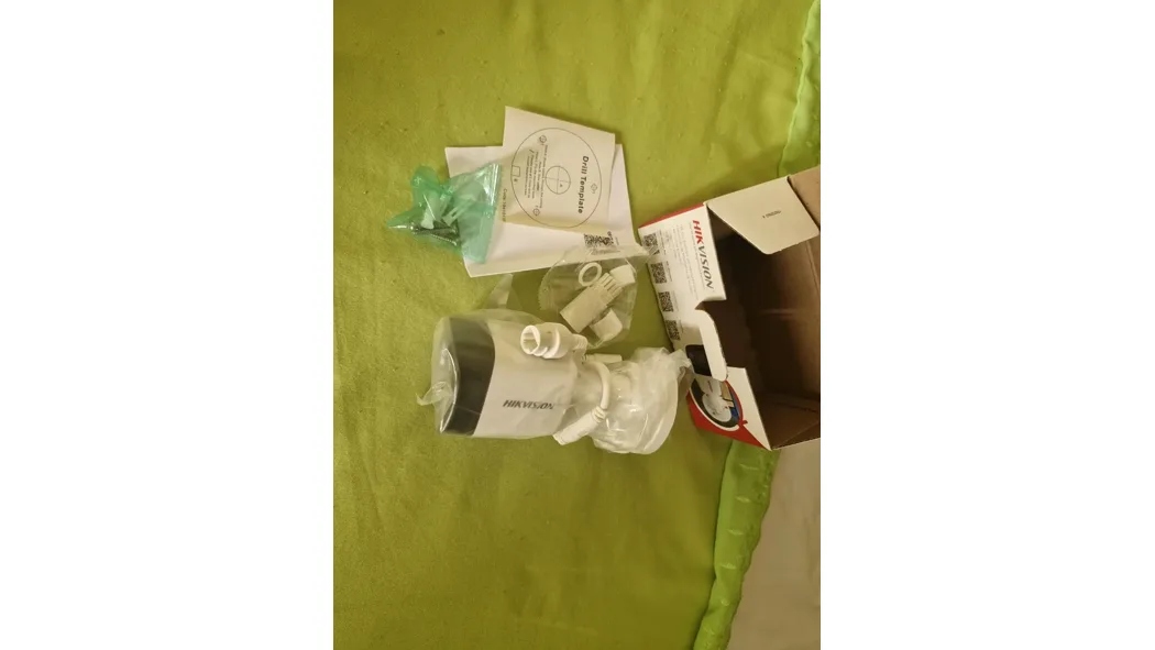 Câmera Hikvision IP PoE 2MP Bullet DS-2CD1021G2-LIU — foto 3 de 5